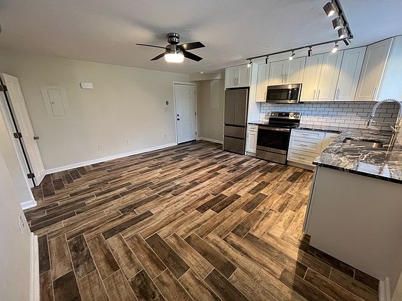 3rd image of 625 N Negley Ave #2