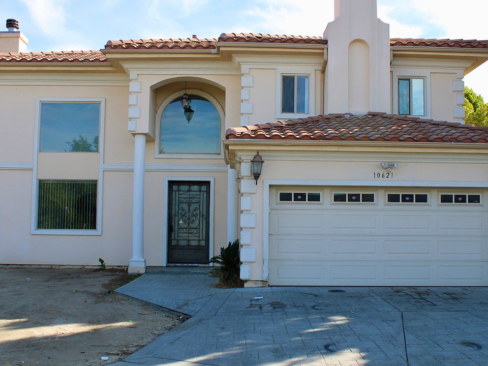 1st image of 10621 N Hillrose Cir