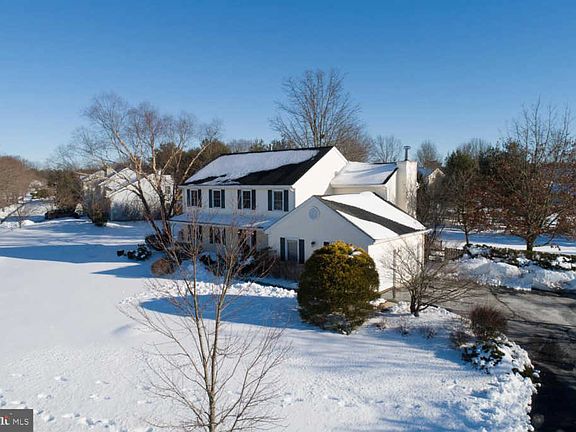5th image of 4 Horace Ct