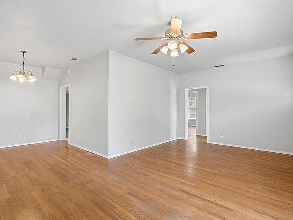 5th image of 1041 Albany St