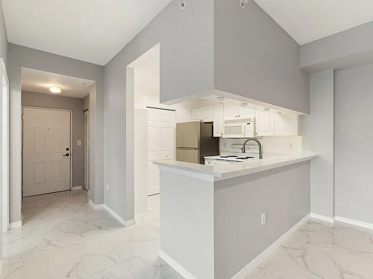 2917 Tuscany Ct #302 — Photo 10