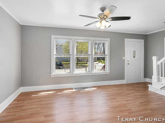 3rd image of 872 Ardmore St SE