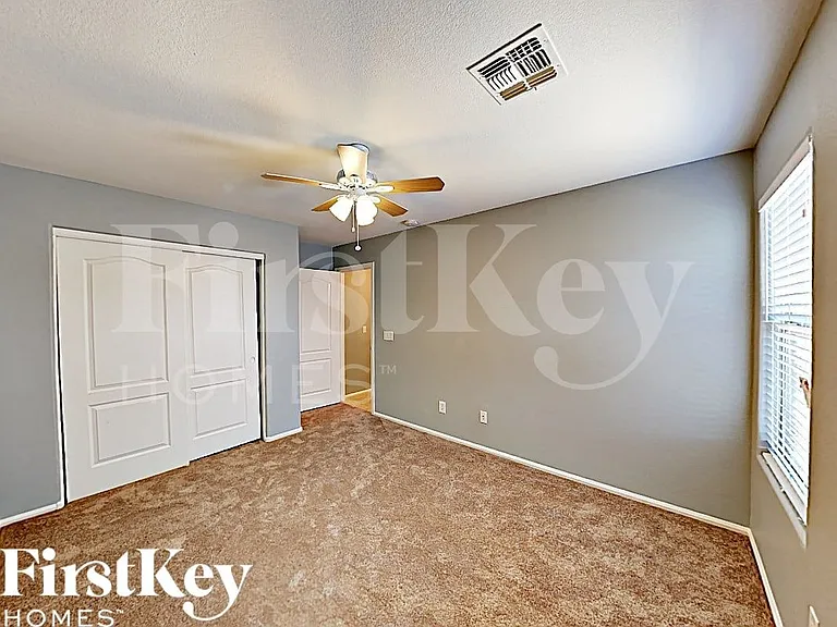 2430 W Via Dona Rd — Photo 10