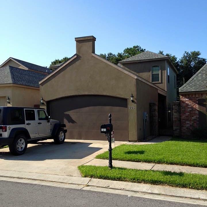 1st image of 225 Chimney Rock Blvd