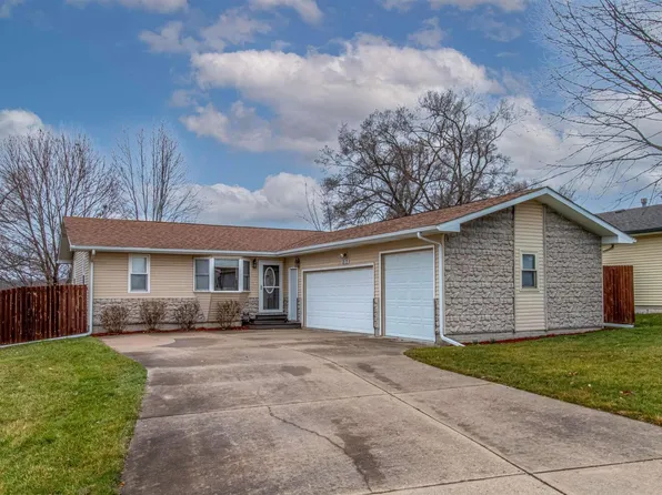 812 Hacker St, Buffalo, IA 52728