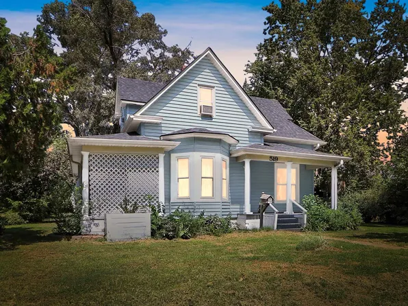 519 NE 7th St, Abilene, KS 67410