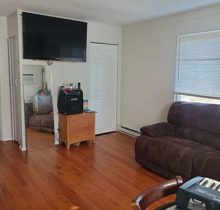 1733 Grand Ave #3