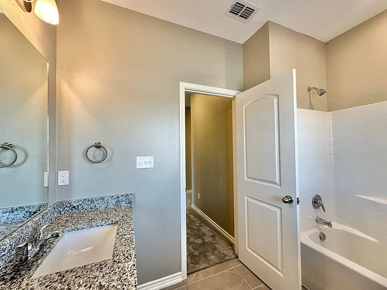 3 Bedroom 2.5 Bathroom Townhomes At Villa Rosa! Now Offering 1/2 Off First Full Months Rent! — Photo 19
