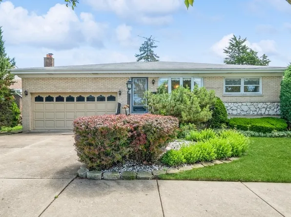 9805 N Canavan Ct, Niles, IL 60714