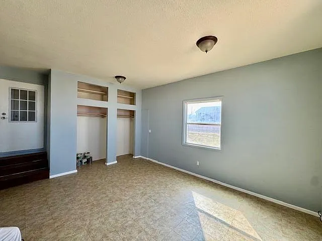 2401 W Covey Ln — Photo 25