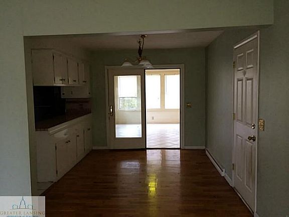 4th image of 630 E Saginaw St