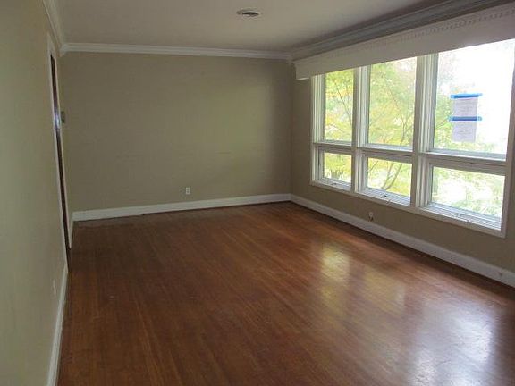2nd image of 1009 Norcross Dr