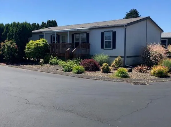 4497 Essex St SE, Salem, OR 97317