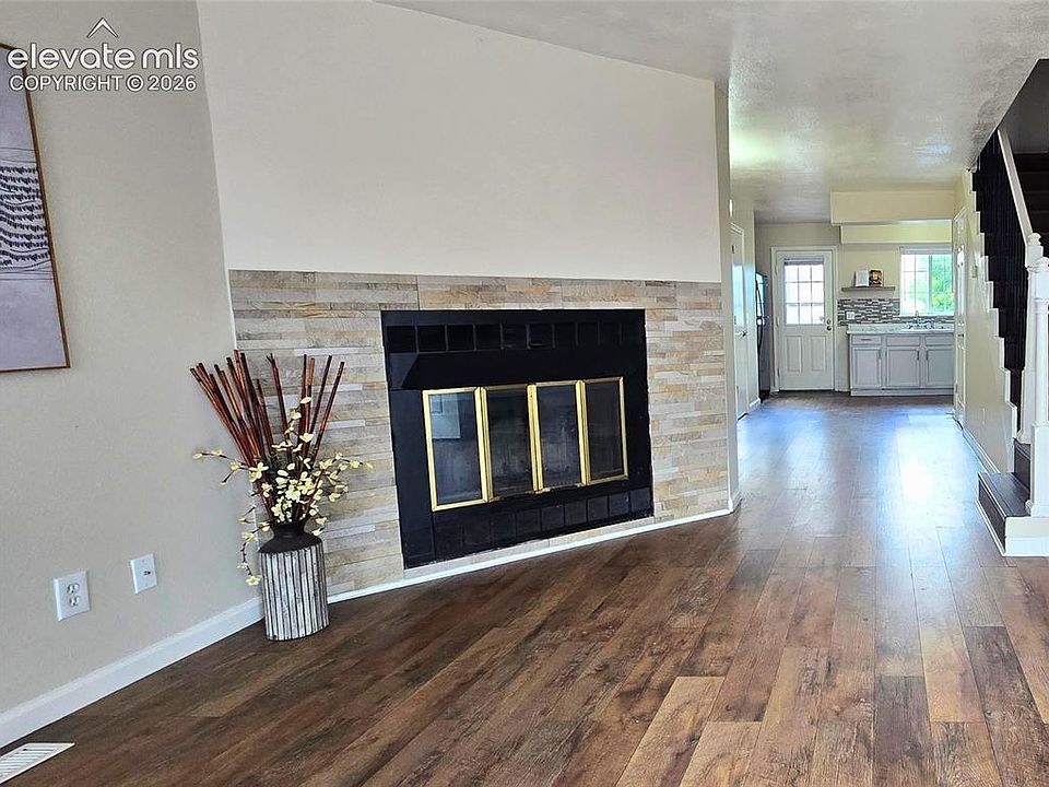 2nd image of 4353 Charleston Dr