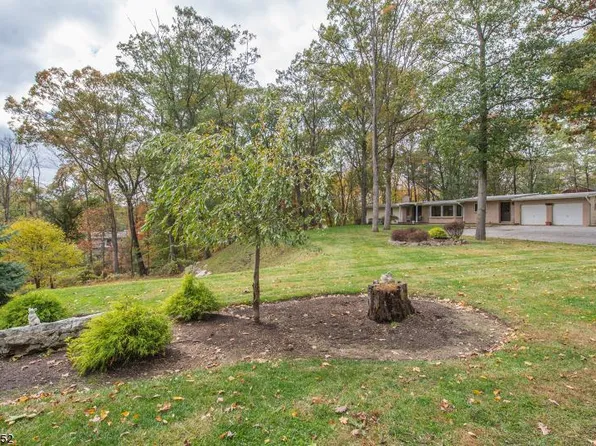 18 Turkey Hill Rd, Boonton, NJ 07005