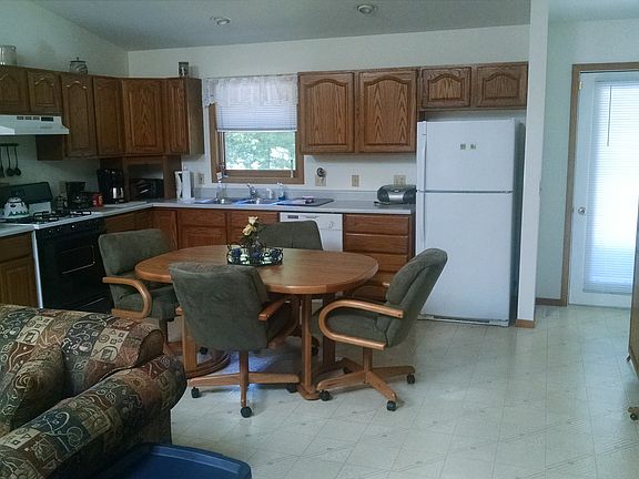 3rd image of 7348 Lakewood Dr