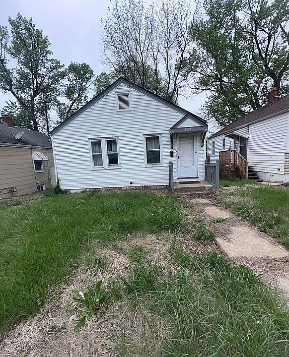 1st image of 1107 Howell St