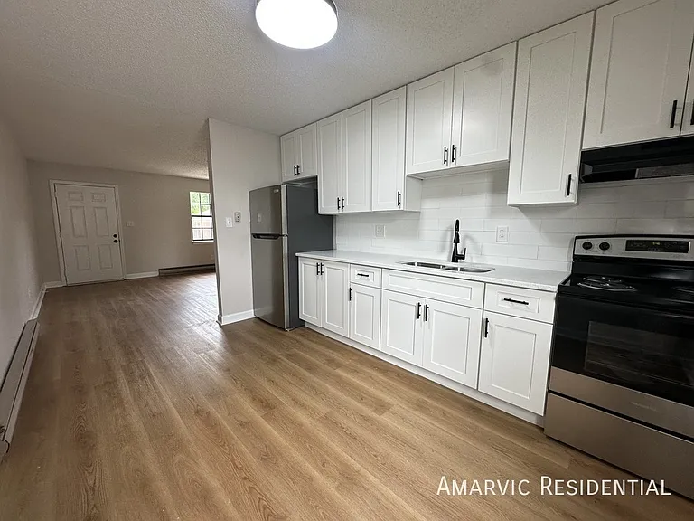2478 Godwin Ln — Photo 6