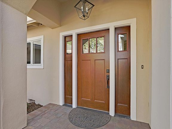 4th image of 420 Harrington Ct