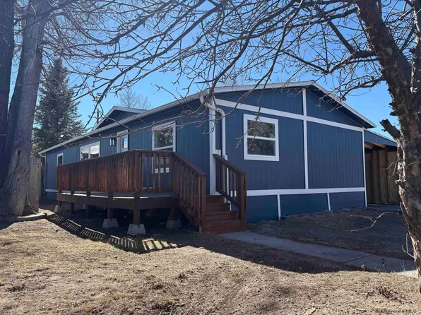 819 Covered Wagon Dr, Cheyenne, WY 82007