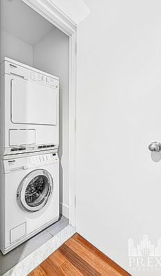 5th image of 250 E 53rd St APT 501