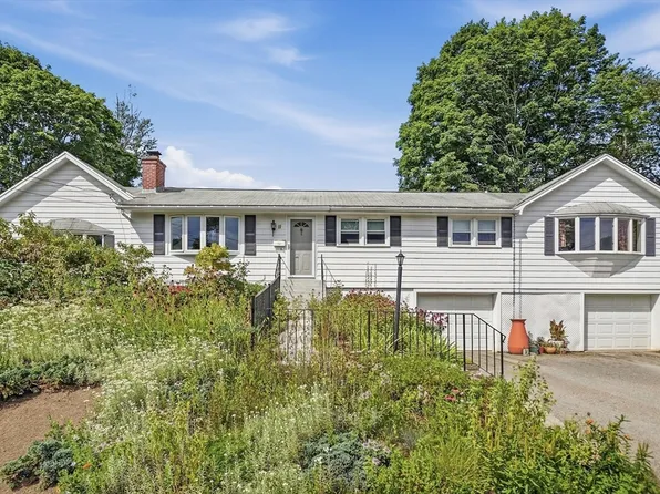 11 Farmington Cir, Marlborough, MA 01752