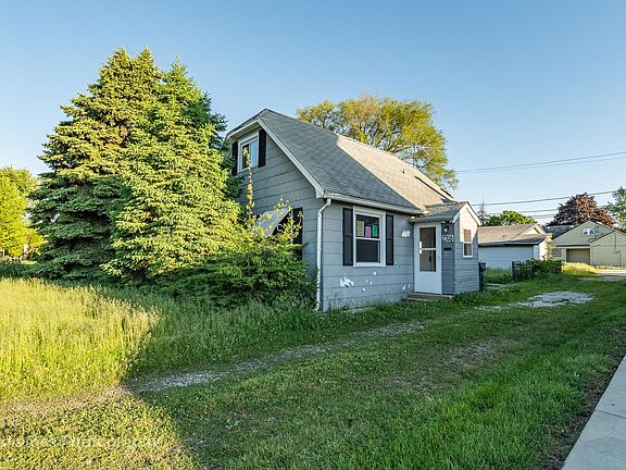 2nd image of 2708 W 98th Pl