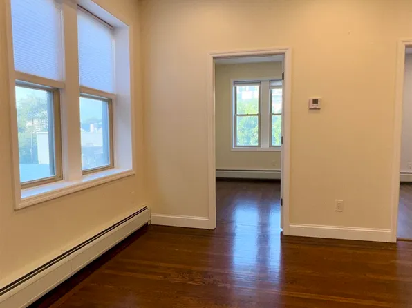 76 Beacon Avenue image 3 of 34