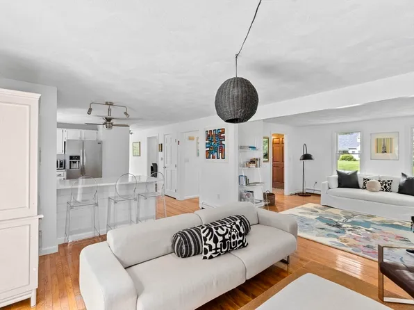 17 Old Mill Rd, Kingston, MA 02364