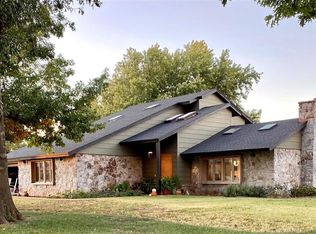 2601 Sunset Dr, Clinton, OK 73601