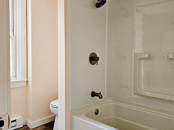 3rd image of 5 Pine Ave #1L