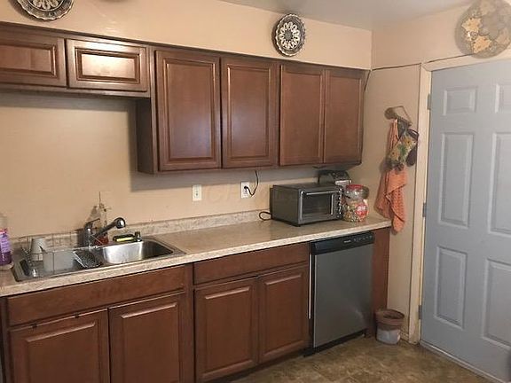 2nd image of 2187 Brentnell Blvd