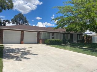 2421 Hendola Dr NE, Albuquerque, NM 87110