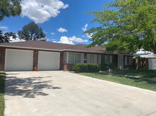2421 Hendola Dr NE, Albuquerque, NM 87110