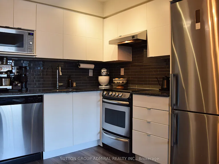 160 Flemington Rd #402 — Photo 12