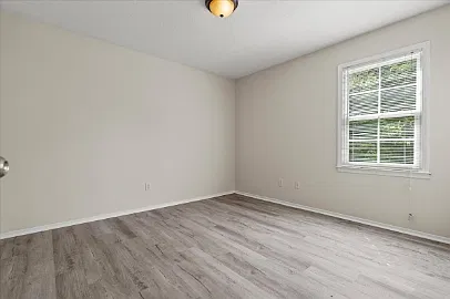319 Revell Drive - G — Photo 4