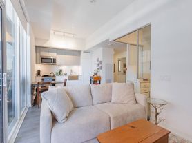 270 Dufferin St