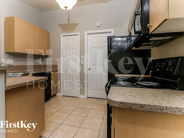 3201 SW Collings Dr — Photo 6