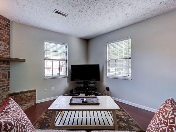 4th image of 7619 Chatham Cir