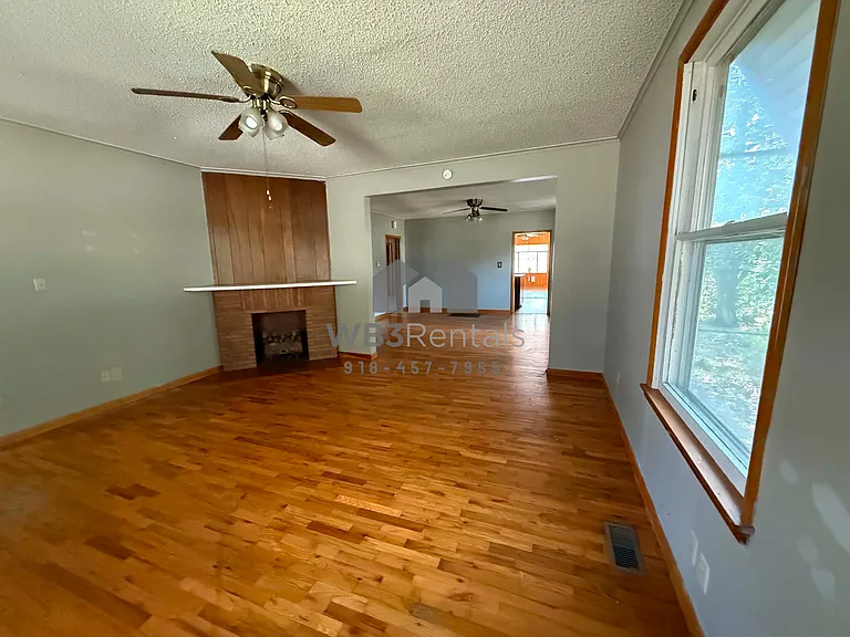 1405 Baltimore Ave — Photo 5