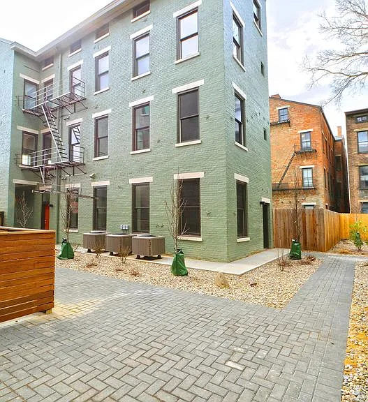 122 W 15th St #222 — Photo 17