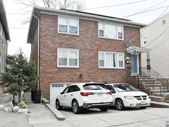4th image of 44 Memphis Ave
