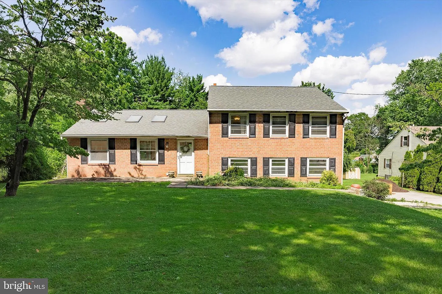 3 bed, 2.5 bath, 2822 sqft, $4,000 — Photo 1