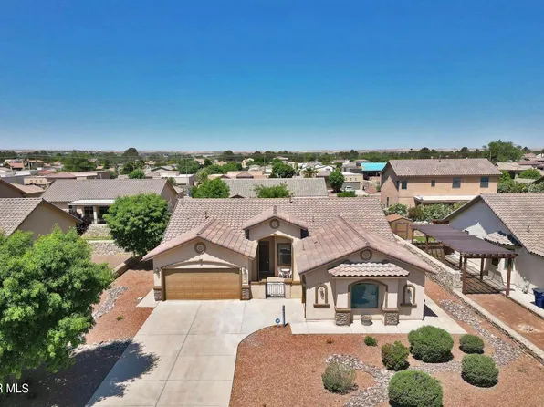 5621 Valley Oak Dr, El Paso, TX 79932