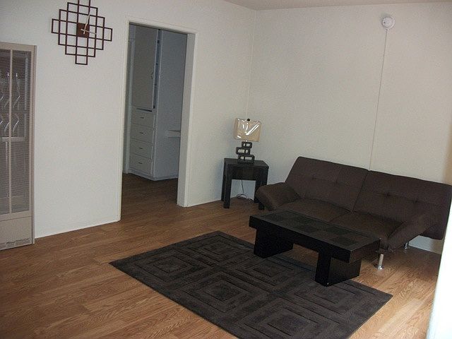 2nd image of 214 1/4 S Santa Fe Ave