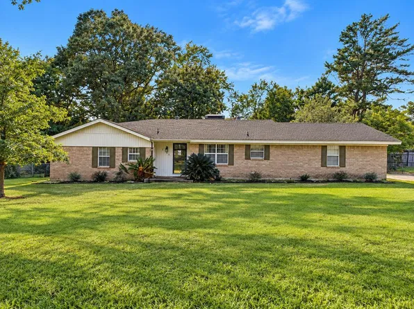 2106 Peachtree St, Lufkin, TX 75901