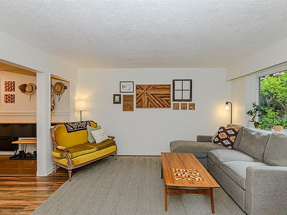 3rd image of 840 Craigflower Rd #1