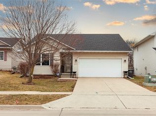 2444 Whispering Ridge Dr, Des Moines, IA 50320