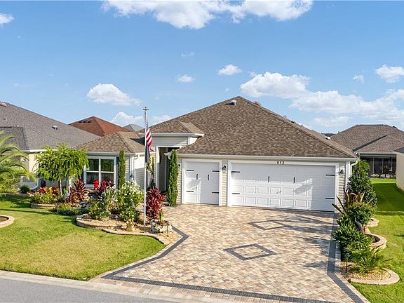 3rd image of 852 Wiechens Way