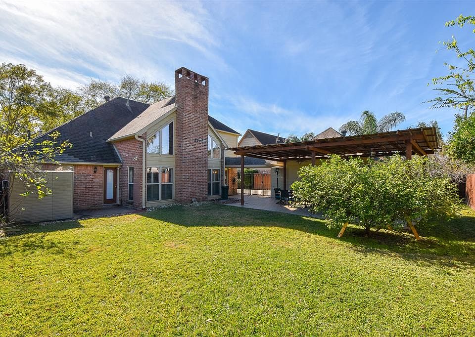 Outdoor entertaining is a breeze in your new backyard! Plenty of room for a pool, swingset, trampoline, your four legged friends and more. This neighborhood did not flood!